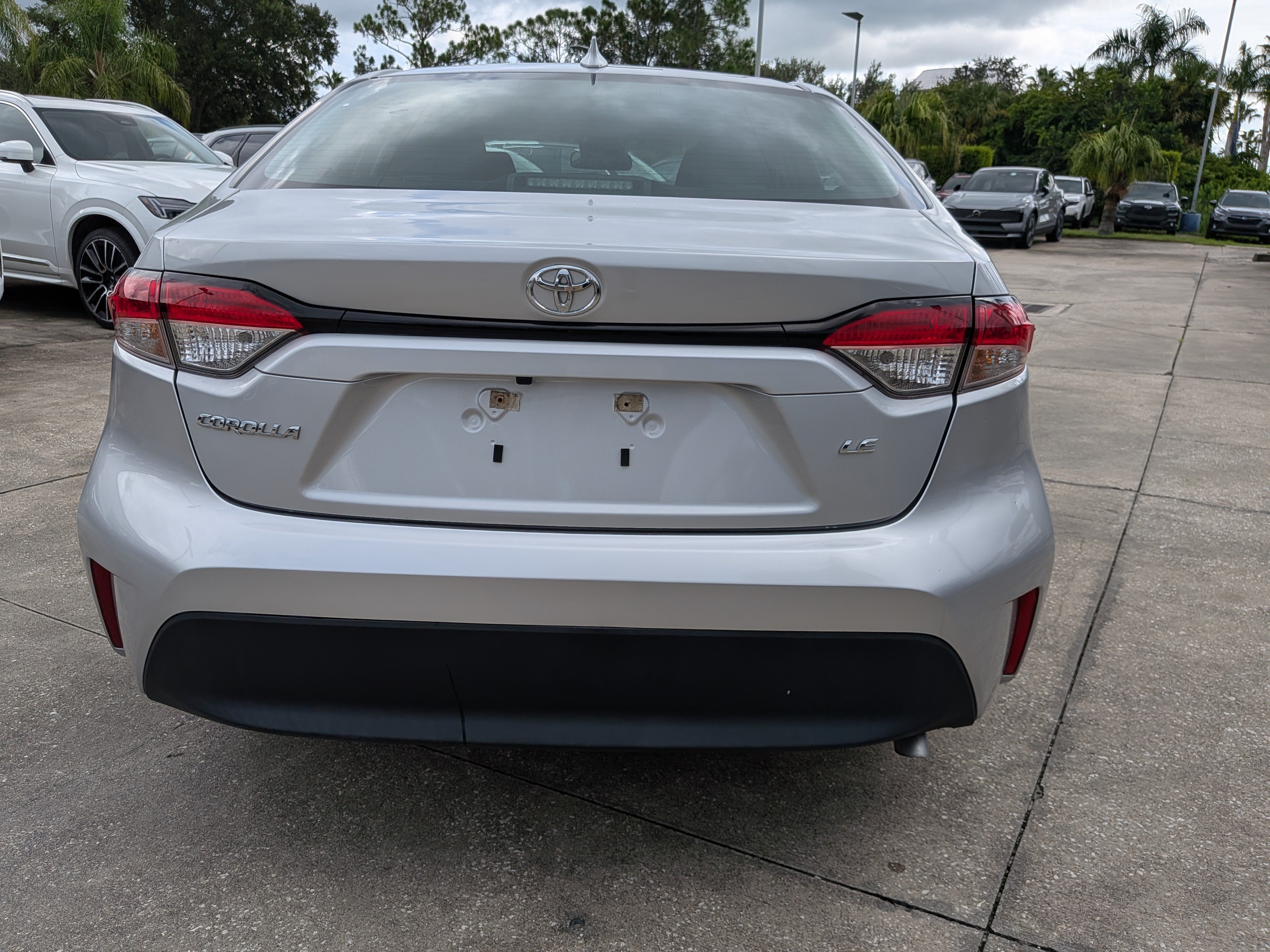Used 2024 Toyota Corolla LE FWD image 5
