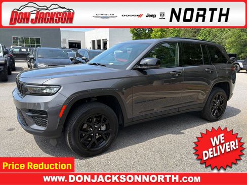 Used 2025 Jeep Grand Cherokee Altitude AWD/4WD image 1