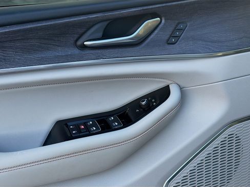 Used 2023 Jeep Grand Cherokee L Overland image 17