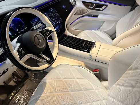 New 2025 Mercedes-Benz Maybach EQS 680 4MATIC image 4