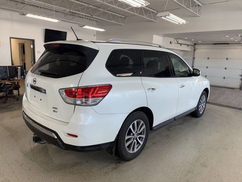 Used 2015 Nissan Pathfinder SL image 11