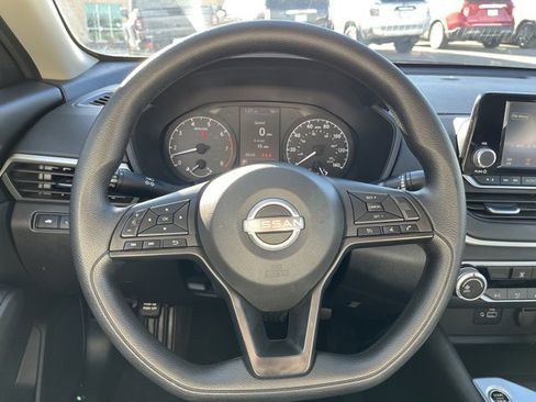 Used 2024 Nissan Altima 2.5 S image 32