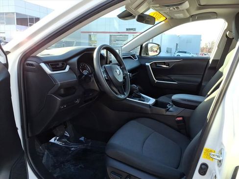 Used 2022 Toyota RAV4 XLE image 24