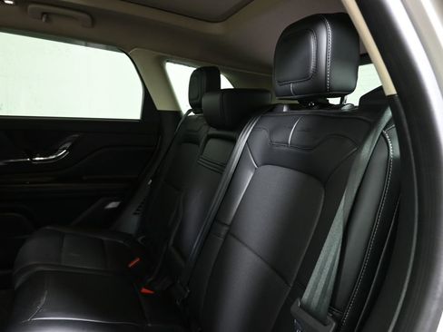 Used 2024 Lincoln Corsair AWD w/ Equipment Group 101A image 5