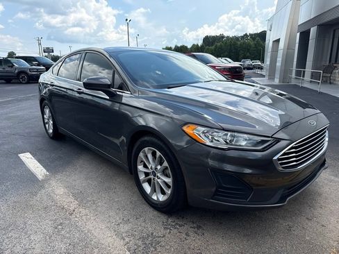 Used 2019 Ford Fusion SE FWD image 12