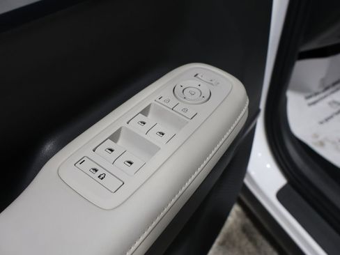 Used 2024 Hyundai Santa Fe Limited image 13