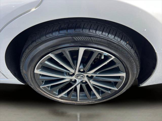 Certified 2025 Lexus ES 350 w/ Premium Package FWD image 20