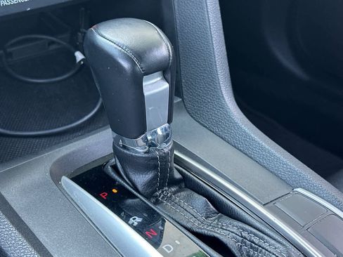 Certified 2020 Honda Civic Touring image 21