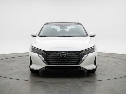 Used 2025 Nissan Sentra SV FWD image 2