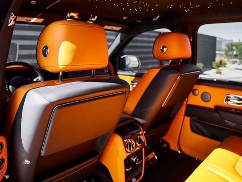 Used 2024 Rolls-Royce Cullinan Black Badge image 43