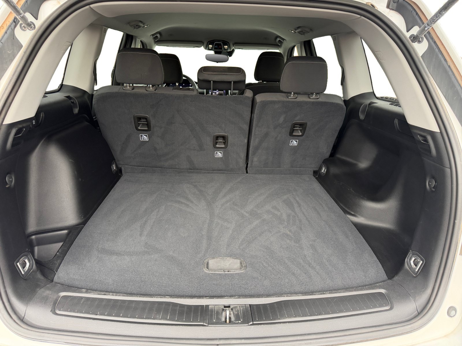 Used 2023 Jeep Grand Cherokee Laredo RWD image 15