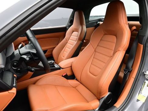 Certified 2026 Porsche 911 Targa 4 GTS AWD/4WD image 5