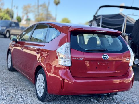 Used 2013 Toyota Prius V Two FWD image 6