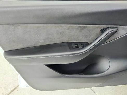 Used 2022 Tesla Model Y Performance image 35