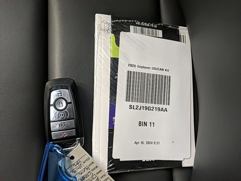 Used 2025 Ford Explorer Active w/ Active Comfort Package image 29