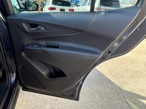 Used 2018 Chevrolet Equinox LT FWD image 15