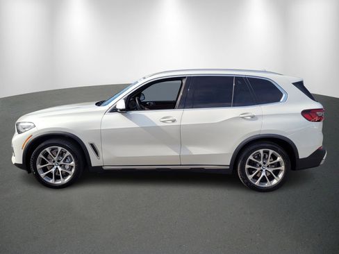 Used 2021 BMW X5 xDrive40i w/ Premium Package image 4