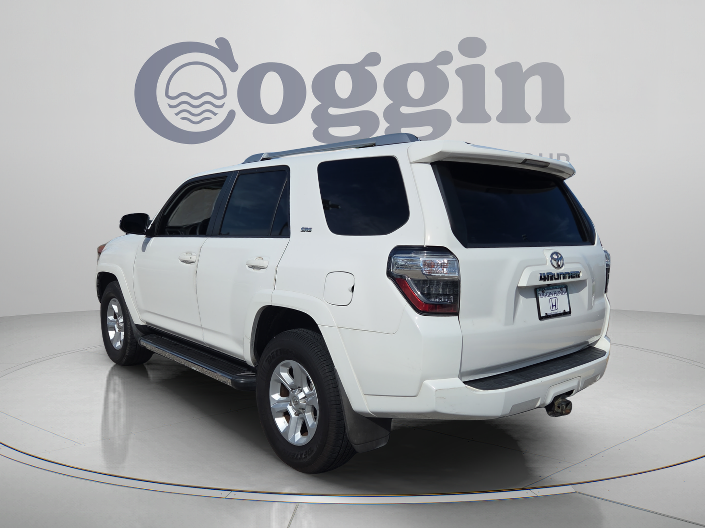 Used 2017 Toyota 4Runner SR5 Premium RWD image 3