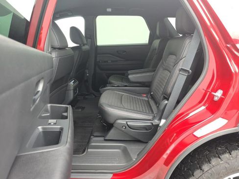 Used 2024 Nissan Pathfinder Rock Creek image 40