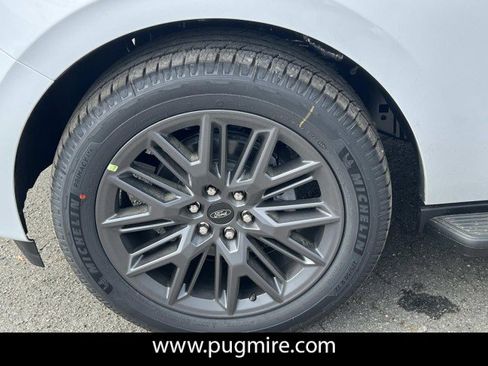 New 2026 Ford Expedition Platinum image 11