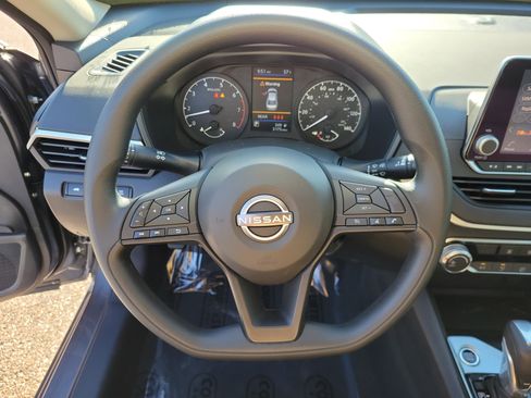 Certified 2025 Nissan Altima 2.5 S image 22