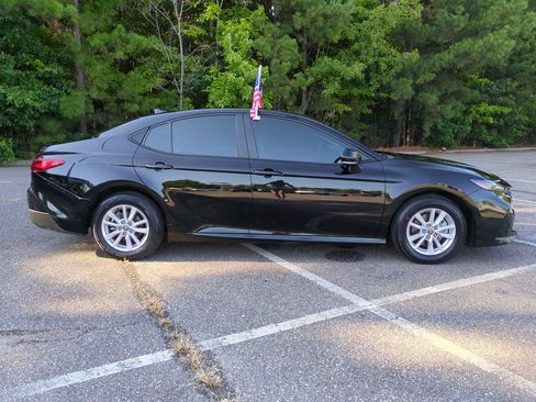 Used 2026 Toyota Camry LE FWD image 3