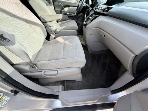 Used 2011 Honda Odyssey LX image 17