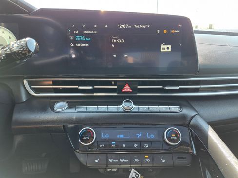 Used 2023 Hyundai Elantra Limited FWD image 27
