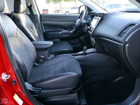Used 2025 Mitsubishi Outlander Sport ES AWD/4WD image 20