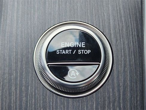 New 2025 Mercedes-Benz C 300 4MATIC Sedan image 22