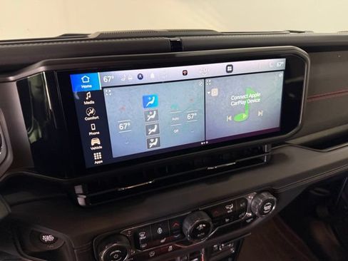 Certified 2025 Jeep Wrangler Unlimited Rubicon w/ Convenience Group AWD/4WD image 22
