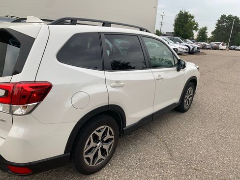 Used 2023 Subaru Forester Premium AWD/4WD image 4
