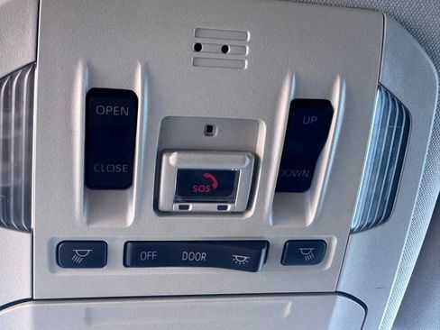 Used 2023 Toyota Highlander XLE image 29