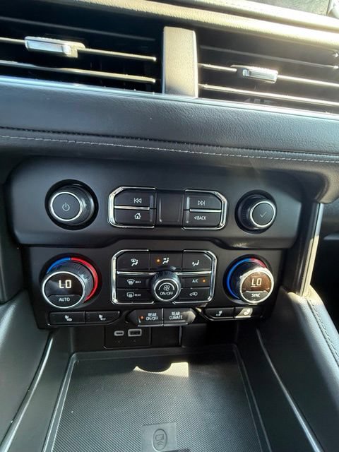 Used 2024 Chevrolet Tahoe LT w/ Luxury Package RWD image 15