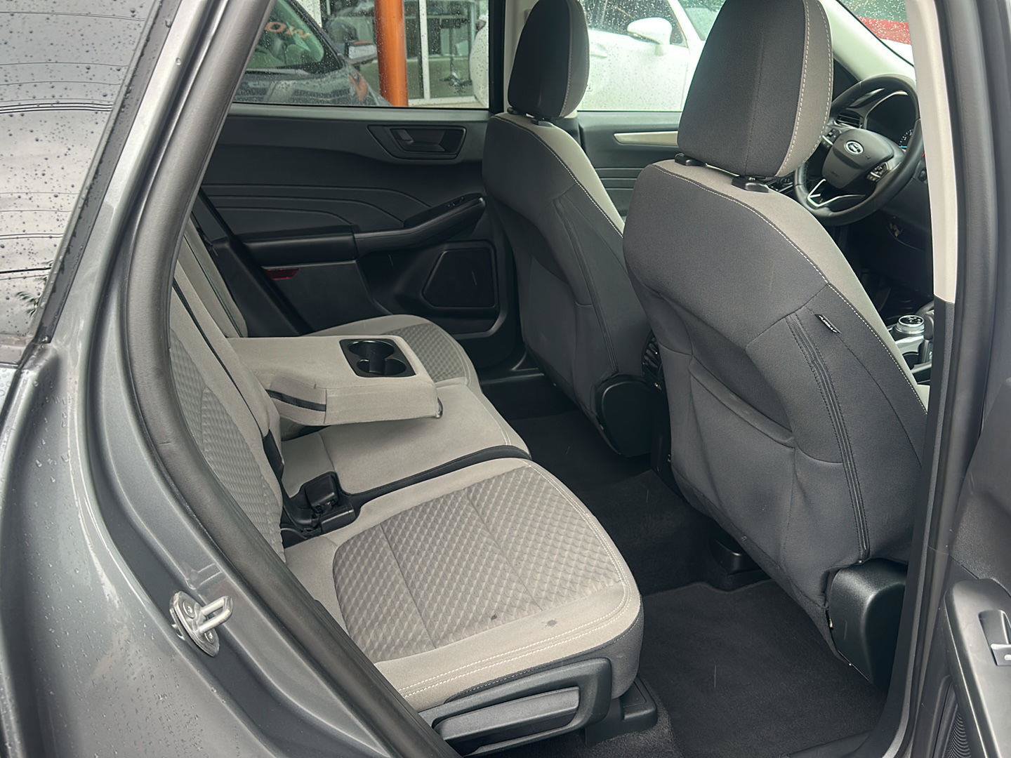 Used 2022 Ford Escape SE w/ SE Sport Appearance Package FWD image 12
