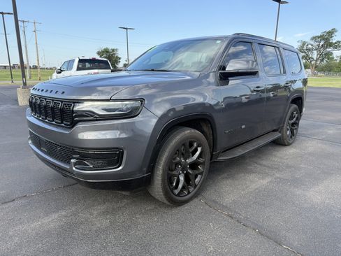 Used 2022 Jeep Wagoneer Series III w/ Flexible Seating Group AWD/4WD image 1