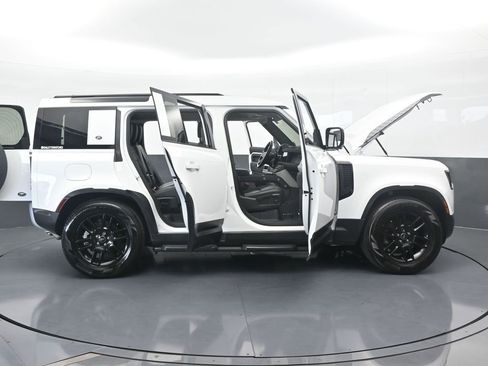 Used 2022 Land Rover Defender 110 S image 75