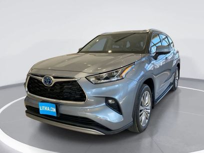 Used 2023 Toyota Highlander Platinum