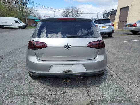 Used 2015 Volkswagen Golf TDI S FWD image 5