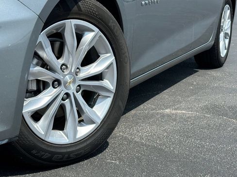 Used 2024 Chevrolet Malibu LT FWD image 2