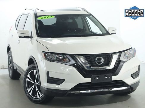 Used 2019 Nissan Rogue SV w/ Sun & Sound Touring Package AWD/4WD image 2