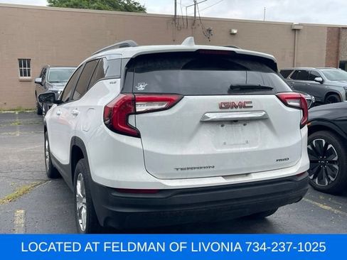 Certified 2023 GMC Terrain SLE w/ Driver Convenience Package AWD/4WD image 2