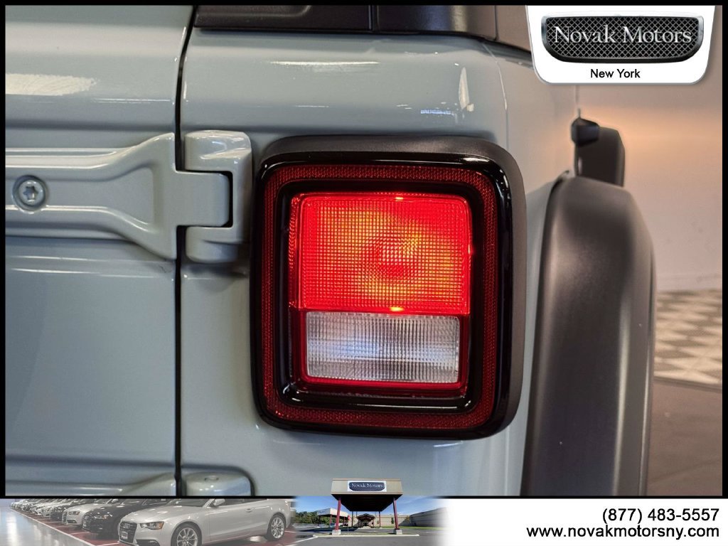 Used 2023 Jeep Wrangler Sport AWD/4WD image 11