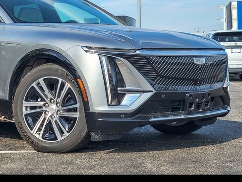 Used 2024 Cadillac Lyriq Luxury AWD/4WD image 3