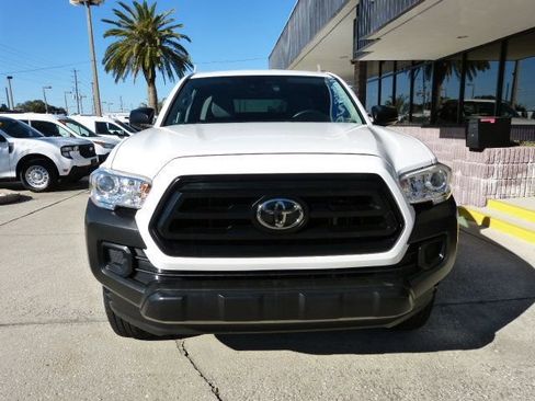 Used 2022 Toyota Tacoma SR image 7