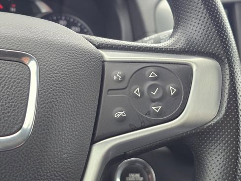 Used 2024 GMC Terrain SLE image 22