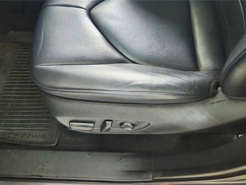 Used 2023 Toyota Highlander XLE image 17