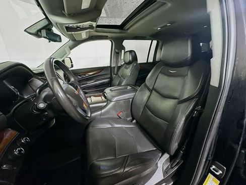 Used 2020 Cadillac Escalade ESV Luxury w/ Escalade Sport Edition image 22