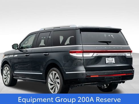 Used 2023 Lincoln Navigator Reserve image 5
