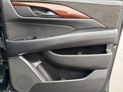 Used 2018 Cadillac Escalade ESV Luxury image 15